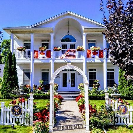 The White House Boutique B&B Niagara-on-the-Lake Esterno foto