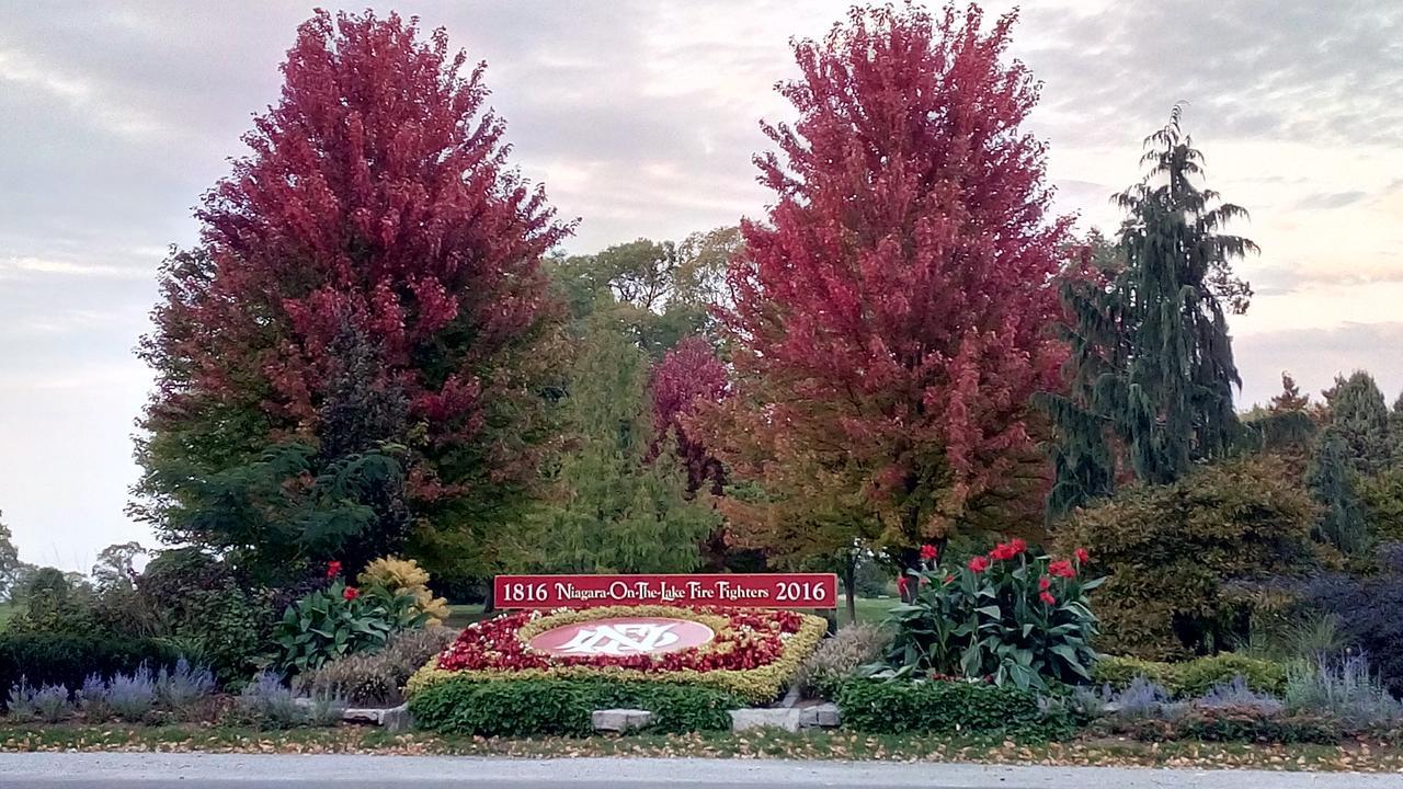 The White House Boutique B&B Niagara-on-the-Lake Esterno foto